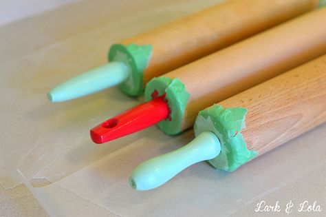 vintage rolling pin makeover Rolling Pins, Rolling Pin Display Ideas, Decoupaged Rolling Pins, Christmas Wooden Rolling Pin, Stamped Rolling Pins, Rolling Pin Display, Large Crock, Rolling Pin Holder, Personalized Rolling Pin