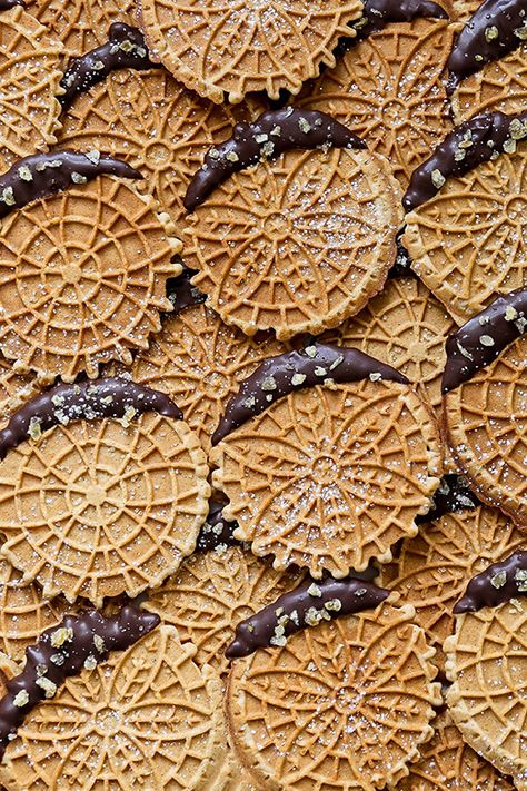 Gingerbread Pizzelles | www.floatingkitchen.net Gingerbread Pizzelles, Pizzelle Cookies, Floating Kitchen, Pizzelle Recipe, How To Make Waffles, Orange Chocolate, Cookie Swap, Italian Cookies, Cookie Tray