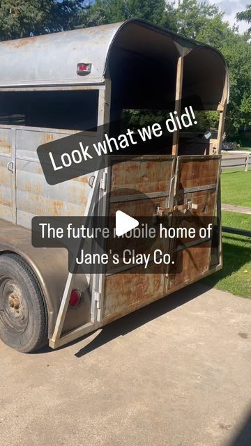 Jane’s Clay Co. on Instagram: "Look what we did!! I wish this was "smell-o-vision" but you can just imagine the horsey smells. This
 is a future mobile boutique for outdoor markets. Lots of work to come but I'll keep you updated!" Mobile Boutique Ideas Trailers, Boutique Trailer Mobile Shop, Mobile Boutique Ideas, Mobile Business Ideas, Mobile Boutiques, Boutique Trailer, Stock Trailer, Coffee Trailer, Mobile Store