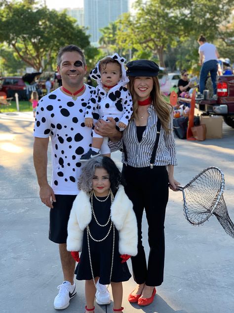 101 Dalmatians Costume Diy, 100 And 1 Dalmations Costume, Cruella Deville Dog Costume, Dalmation Family Costume, Cruelly And Dalmatian Costume, Family Dalmation Halloween Costumes, Diy 101 Dalmatian Costume, Dalmatian Dog Costume Diy, Cruella Family Costume