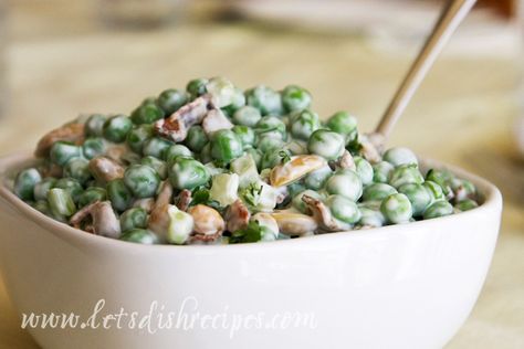 The famous pea salad recipe!  Side  note:  DO NOT add cashews and bacon until ready to serve! Southern Pea Salad, Salad With Cashews, English Pea Salad, Vegan Easter Recipes, Easy Spring Recipes, Healthy Spring Recipes, Easy Potluck, Pea Salad Recipes, Spring Veggies