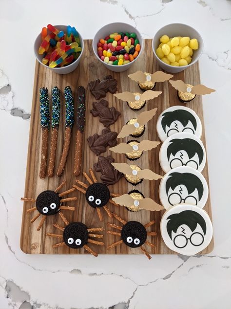 Harry Potter Snack Trolley, Free Harry Potter Food Labels, Harry Potter Snack Board, Harry Potter Movie Marathon Food, Easy Harry Potter Snacks, Harry Potter Movie Snacks, Harry Potter Themed Food Movie Nights, Harry Potter Food Ideas Snacks, Harry Potter Party Ideas Food