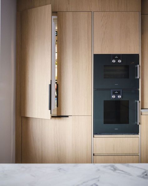 Shinnoki Ivory Oak, Fridge Next To Oven, Combi Oven, Integrated Fridge, Kitchen Oven, Oak Veneer, Home Renovation, Oven, Handles