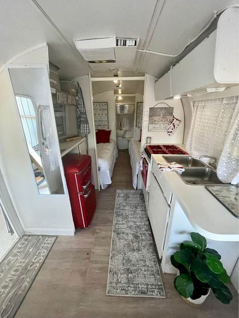 Circa 1970 Land Yacht Airstream For Sale in Texas Under $33K Airstream Land Yacht Remodel, Airstream Land Yacht, Airstream Restoration, Airstream Living, Land Yacht, Airstream For Sale, Bus Ideas, Airstream Remodel, Shuttle Bus