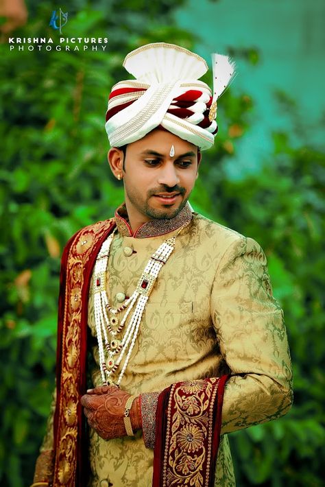 Photo #316 from Krishna Pictures Photography "Wedding photography" album Hindu Wedding Photos Poses, नवरदेव फोटो, Indian Groom Photography Poses, Hindu Wedding Photos, विवाह की दुल्हन, Wedding Photography India, शादी की तस्वीरें, Indian Bride Poses, Indian Bride Photography Poses