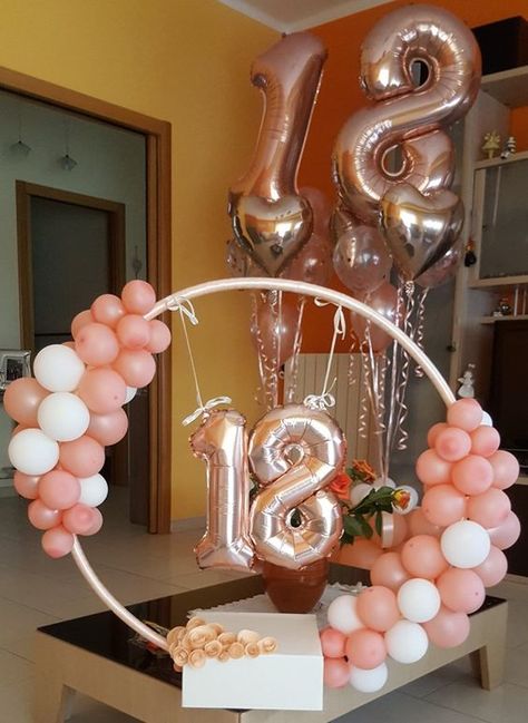 Decora le tue feste a costi bassissimi usando solo palloncini: tantissime idee da copiare! Baloon Art, Rose Gold Quinceanera, Balloon Bouquet Diy, Unicorn Birthday Party Decorations, Tropical Flower Arrangements, Simple Birthday Decorations, Birthday Party Theme Decorations, Birthday Crafts, Balloon Decorations Party