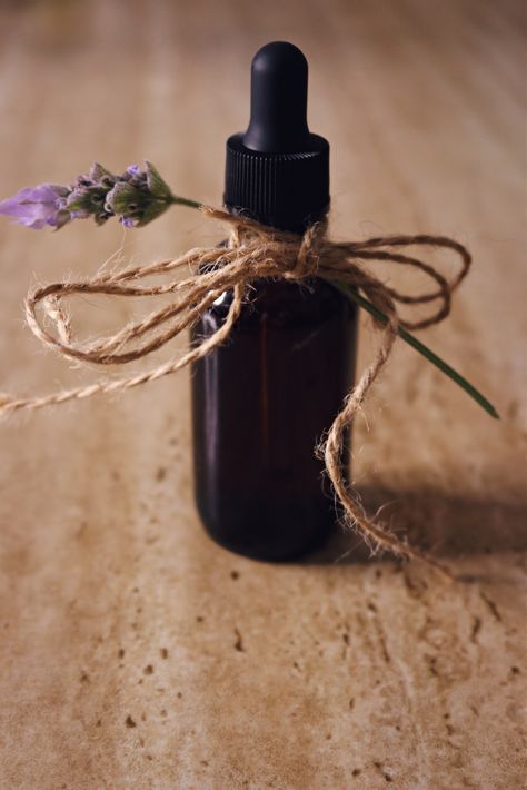 How to Make Lavender Oil from Fresh Lavender - Simply Natural Nessa Diy Lavender Oil, Lavender Oil Diy, Homemade Lavender Oil, Make Lavender Oil, Flower Infused Oil, Dried Lavender Bunch, Distilling Equipment, Lavender Uses, Liquid Coconut Oil