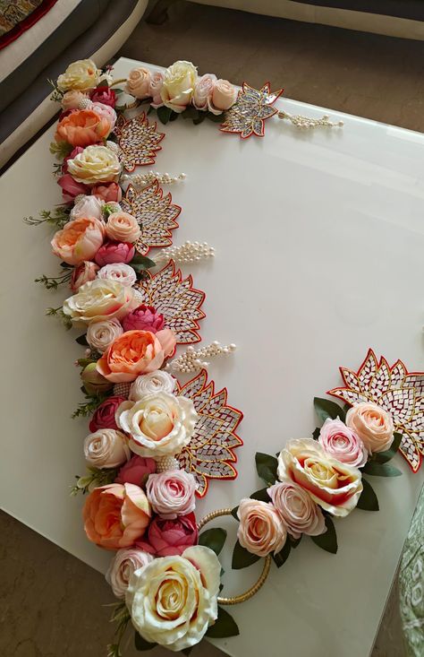 Flower Bandarwal Designs, Toran Designs Doors Handmade Flowers, Pooja Setup, Cardboard Rangoli, Bandarwal Designs, Toran Designs Doors Handmade, Toran Ideas, Macrame Toran Designs, Diwali Toran