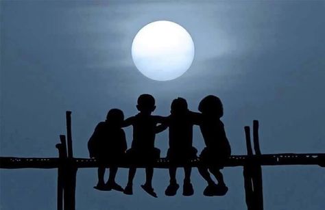 Best friends Staying Up Late, Under The Moon, Good Night Moon, Foto Art, Beautiful Moon, Over The Moon, Flip Book, Blue Moon, Children Photography