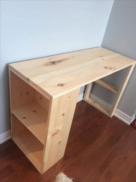 Diy Wood Desk, Diy Furniture Building, Patio Diy, 2x4 Furniture Plans, Furniture Plans Free, Diy Home Furniture, Diy Desk, Diy Wood Projects Furniture, Wooden Desk