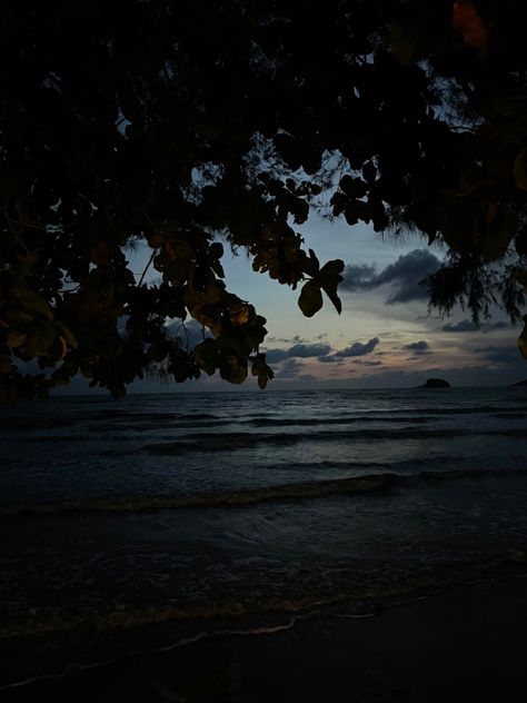 Tropical Beach At Night, Night Island Aesthetic, Island At Night, Malibu Nights, Island Night, Irish Beach, Malibu Rising, Mansion Aesthetic, Beach Mansion