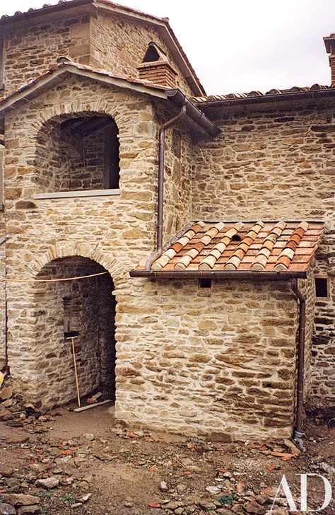 Mediterranean Decor Tuscan, Italy Farmhouse, Italian Farmhouse Decor, Italian Cottage, Italian Farm, Italian Style Home, Luxury Mediterranean Homes, Rustic Italian Home, Abandoned Farmhouse