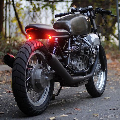 Custom Motorcycle Builders, Moto Guzzi Cafe Racer, Moto Guzzi Motorcycles, Brat Bike, Moto Scrambler, Scrambler Custom, Cafe Bike, Italian Motorcycles, Bike Exif