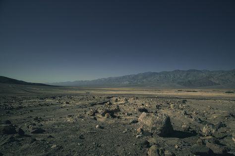 Arid Barren Desert - Free photo on Pixabay Explorer 1, Nature Architecture, Landscape Photography Tips, Fine Photography, Black And White Landscape, Desert Landscaping, Photography Techniques, Best Photographers, Nature Photos