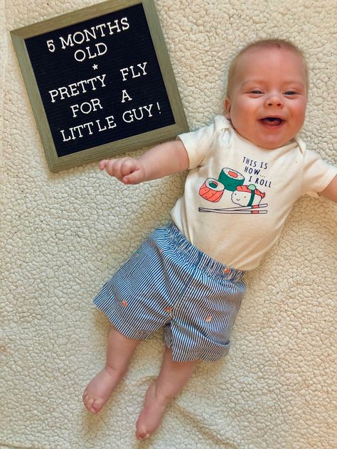 Three Month Old Letter Board, 5 Month Old Letterboard Ideas, 5 Months Old Baby Photoshoot, Two Month Old Baby Pictures Photo Ideas, 5 Month Old Milestones Photo Ideas, 5 Month Milestones Pictures, Baby 5 Month Photo Ideas, 5 Month Old Baby Pictures, 5 Month Baby Milestones