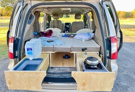 10+ Amazing Toyota Sienna Camper Conversions and Kits You Can Build Sienna Camper Conversion, Toyota Sienna Camper, Sienna Camper, Sienna Van, Urban Camping, Caddy Camper, Pop Top Camper, Camper Box, Minivan Camper