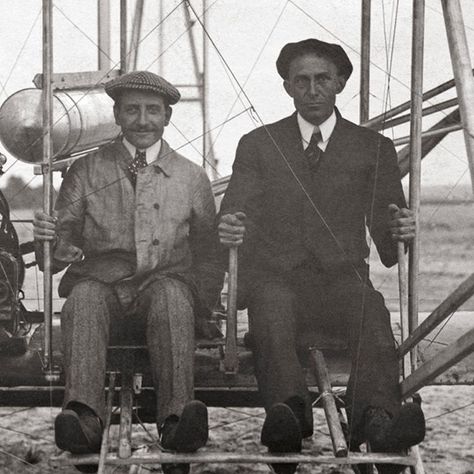 Wright Brothers Plane, First Airplane, Wilbur Wright, The Wright Brothers, Views Video, Wright Brothers, Inventors, Beautiful Views Video, Two Brothers