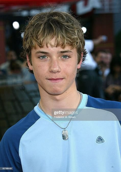 Good Boy Haircuts, Hot Guy Celebs, Blonde Actors Male Under 20, Smash Celebrities, Young Jeremy Sumpter, Male Face Claims Teen, Jeremy Sumpter Peter Pan, Famosos Guapos, 2000s Boys