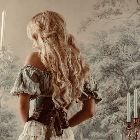 Fairytale Aesthetic, Medieval Woman, Blonde Curly Hair, Royalty Aesthetic, Light Blonde Hair, Blonde Hair Girl, Princess Aesthetic, Fantasy Aesthetic, Blonde Women