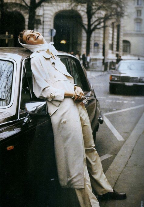 80s-90s-supermodels: "La Seductrice en Blanc Absolument", ELLE... (Crush Cul de… Michaela Bercu, Vintage Editorials, Weekend Mode, Auto Retro, New Retro Wave, 90s Supermodels, 90s Models, Paris Mode, 90's Fashion