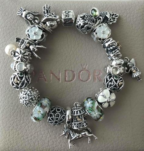 Green Pandora Bracelet, Pandora Bracelet Ideas Inspiration, Pandora Wishlist, Pandora Green, Pandora Bracelet Charms Ideas, Pandora Bracelet Designs, Pandora Inspiration, Pandora Jewelry Charms, Pandora Disney