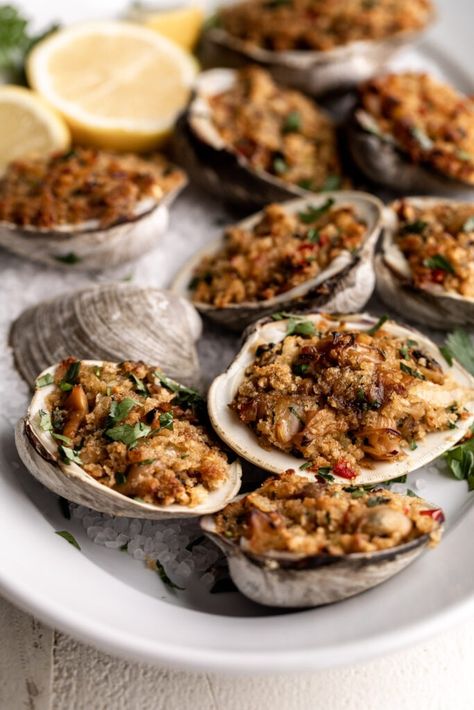 Stuffed Clams Recipe - Cooking with Cocktail Rings Stuffed Clams Recipe, Clam Casino, Baked Clams Recipe, Stuffed Clams, Baked Clams, Clams Recipe, Clams Casino, Food Feast, Italian Breadcrumbs