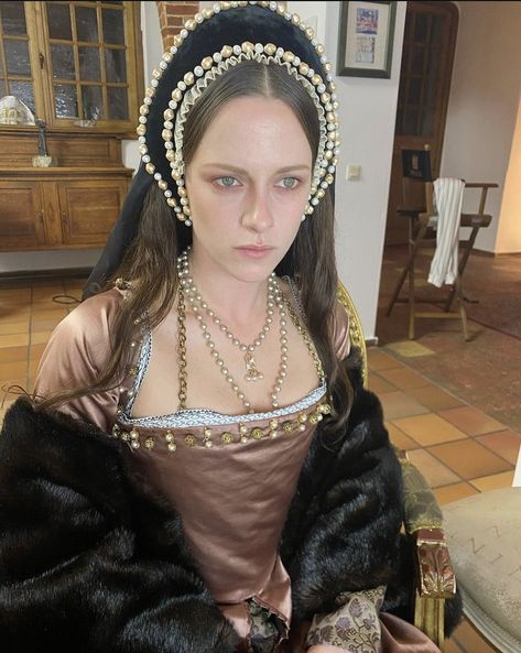 kristen Stewart clips on Twitter: "Kristen Stewart As Anne Boleyn in Spencer! #KristenStewart… " Anne Boleyn, Kristen Stewart, A Woman, On Twitter, Twitter