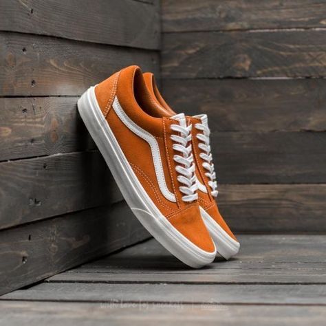 Vans Design, Outfit Vans, Vans Orange, Vans Aesthetic, Orange Vans, Custom Sneakers Diy, Mens Vans Shoes, Cute Vans, Shoes Fashion Photography