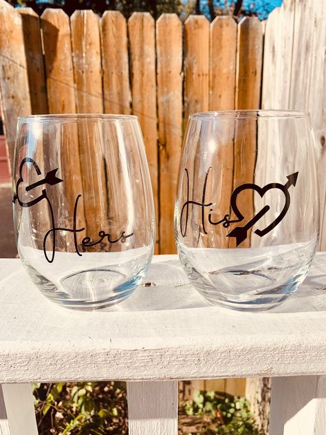 Valentines Day Wine, Wine Glass Set, Wedding Gift Baskets, Vinyl Colors, Glass Set, Adhesive Vinyl, Glass Painting, Gift Baskets, Wine Glasses