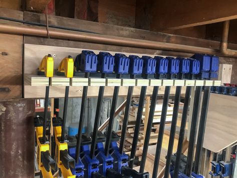 Clamp Holder Diy, Wood Clamp Rack, Clamp Storage Rack Diy, Bar Clamp Storage Ideas, Diy Clamp Storage, Diy Clamp Rack, Woodworking Clamp Storage, Bar Clamp Storage, Woodworking Classroom