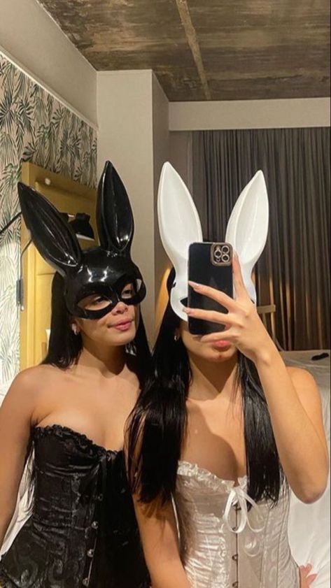 20+ TRENDY & CHIC HALLOWEEN COSTUMES TO ROCK THIS SPOOKY SEASON | 2024 HALLOWEEN COSTUMES #halloween #couplescostume #batman #catwoman #poses #costume Chic Halloween Costumes, Chic Halloween Costume, Halloween Costumes For Brunettes, Angel Halloween Costumes, Bunny Halloween, Batman Catwoman, Bunny Halloween Costume, Classy Halloween Costumes, Hot Halloween Outfits