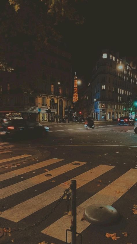 City Street, The Eiffel Tower, At Night, Eiffel Tower, Tower, Paris, Cars, On Twitter, Twitter