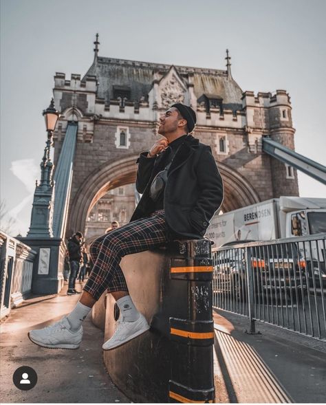 London Poses Photo Ideas Men, London Photo Ideas Men, London Aesthetic Men, London Instagram Pictures, London Pictures Ideas, London Photo Ideas, Paris Photo Ideas, Photoshoot London, London Photoshoot