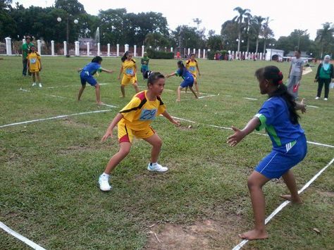 Great list of traditional games from Indonesia, and describes the rules. Good for end of term/year activities! Taare Zameen Par, Indonesian Culture, Indonesian Language, Traditional Game, Games Outdoor, Perfect Pictures, World Thinking Day, Culture Day, Paper Background Design