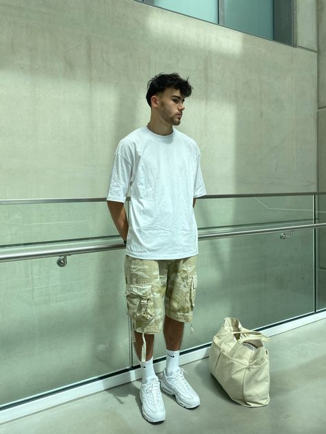 Camo Shorts Men Outfit, Camo Shorts Outfit, Cargo Shorts Outfit, Aesthetic Pose Ideas, Pose Ideas Instagram, Streetstyle Aesthetic, Aesthetic Pose, Outfit Ideas Fashion, Mens Shorts Outfits