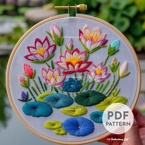 TheEmbroideryLoftCo - Etsy Canada Water Lily Embroidery, Lotus Embroidery Design, Hand Embroidery Patterns Free Printable, Lotus Embroidery, Lily Embroidery, Modern Hand Embroidery Patterns, Embroidery Motif, Embroidery Stitches Beginner, Birds Embroidery Designs