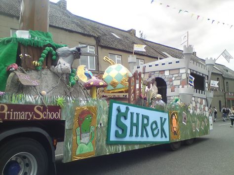 shrek float Shrek Homecoming Float, Shrek Float Ideas, Fairytale Homecoming Float, Shrek Parade Float, Fairytale Parade Float Ideas, Disney Theme Homecoming Floats, Hoco Float Ideas, Disney Floats Homecoming, Homecoming Hallways