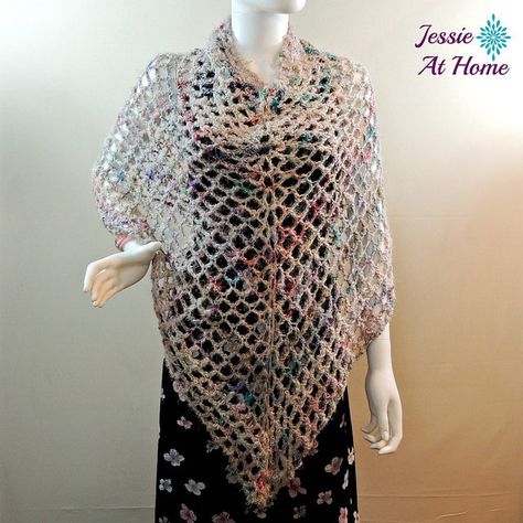 Phoebe Poncho - quick and easy summer crochet pattern! | Jessie At Home Poncho Au Crochet, Poncho Patterns, Crochet Poncho Free Pattern, Poncho Crochet, Easy Crochet Patterns Free, Crochet Poncho Patterns, Poncho Pattern, Mode Boho, Crochet Poncho