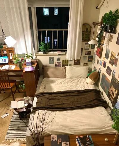 Where You Might Have Seen Our Brand: A Journey Through Bedroom Aesthetics💖 | Room Decor Tips | Ever Lasting Blog Double Mattress Bed, Bed On Floor Ideas Aesthetic Small Room, Student Bedroom Aesthetic, Single Bedroom Ideas For Small Rooms, Urban Outfitters Bedroom Aesthetic, Twin Xl Bed Ideas For Small Room, Japan Room Aesthetic, No Bed Frame Ideas, Organisation Ideas Bedroom