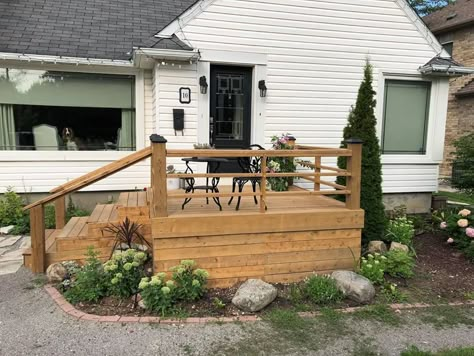 Small Deck Porch Ideas, Wood Deck Front Of House, Small Deck Off Back Door Patio, Small Back Porch Deck Ideas, Front Deck Design Ideas, Small Front Deck Designs, Smaller Front Porch Ideas, Small Wood Porch Ideas, Small Porch With Steps