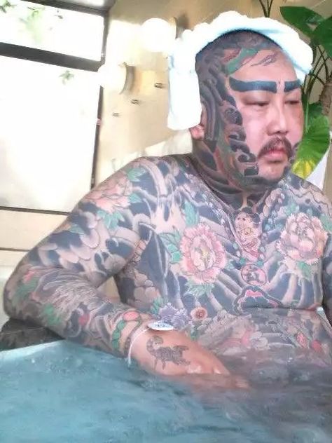 Bosozoku Fashion, Japanese Yakuza, Russian Prison Tattoos, Mark Of Cain, Prison Tattoos, Yakuza Tattoo, Japan Tattoo, Face Tattoos, Top Tattoos