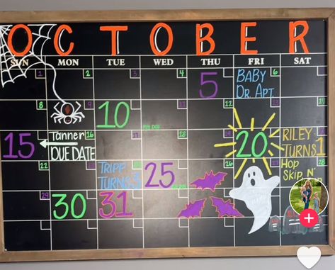 Diy Wall Calendar Ideas, May Chalkboard Calendar, October Chalkboard Calendar, October Calendar Ideas, Chalk Calendar, Chalkboard Wall Calendars, Whiteboard Ideas, Calendar Themes, Chalkboard Calendar