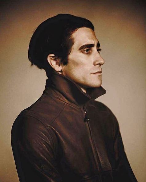 Filmatic - Movies & Cinema on Instagram: “Jake Gyllenhaal in probably his best performance ever Nightcrawler (2014)🎬 Jake Gyllenhaal lost 20 pounds for his role. This was…” Lou Bloom, Jake Gyllenhaal, A Man, On Instagram, Instagram