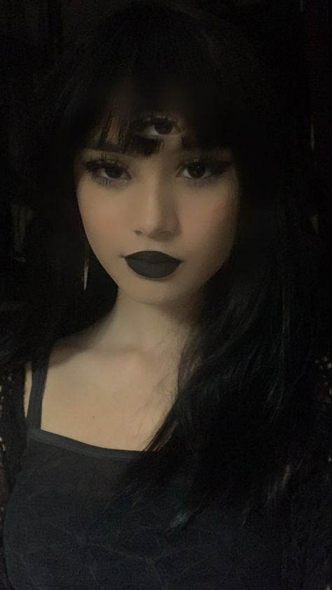 Goth Latina Girl, Goth Latina Makeup, Latina Goth, Feral Vampire, Alt People, Trad Goth Makeup, Transition Goals, Latina Makeup, Goth Gf