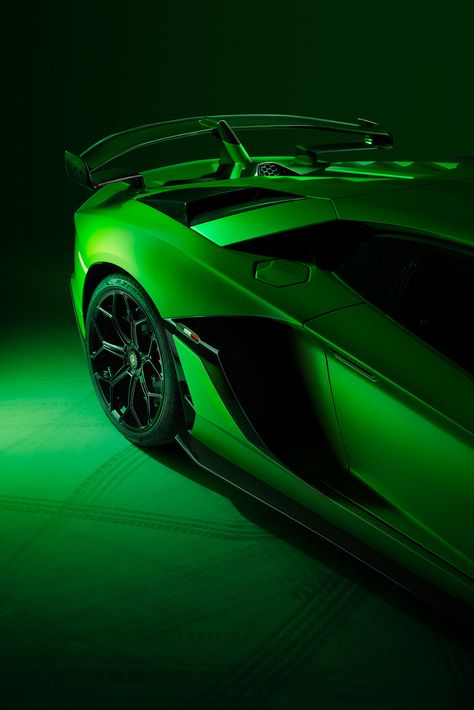 Chiron Aesthetic, Bugatti Chiron Aesthetic, Green Lamborghini, Lamborghini Aventador Roadster, Neon Car, Cool Truck Accessories, Sports Cars Lamborghini, Aventador Svj, Aesthetic Cool