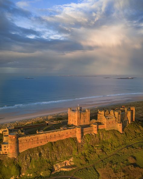 Bamburgh has been named the best seaside destination for the fourth year running by @whichuk readers! Is it any wonder with views like this… 🤍 Always up there with my favourite Northumberland destinations and always somewhere I recommend when I’m asked for best places to visit. That sight of the magnificent @bamburgh_castle as you drive or walk into the village is never not breathtaking! The village itself is stunning, picture postcard cottages and independent stores with a great choice of... Cake And Coffee, Bamburgh Castle, English Castles, The Last Kingdom, The Villages, Picture Postcards, England And Scotland, Beautiful Castles, Interesting Places