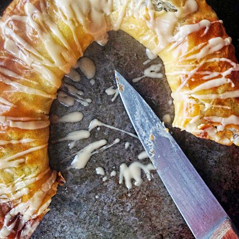 apple kringle Kringle Recipe, Norwegian Food, Danish Pastry, Danish Food, Isaac Newton, The Circus, Bread And Pastries, Pinterest Recipes, The Fruit