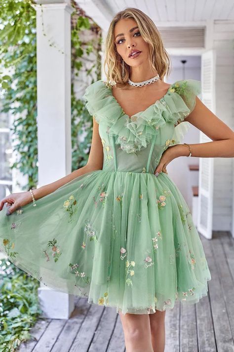 green tulle floral mini cocktail dress Golden Hoco Dress, Tangled Hoco, Lavender Homecoming Dress, Homecoming Dresses Green, Corset Homecoming Dress, Purple Corset, Lovely Partner, Mini Prom Dresses, Tulle Homecoming Dress