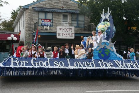 Christmas around the world Parade Float.  Preschool child care, church, private school parade float  ideas School Parade Float Ideas, Christmas Floats Parade Ideas, Parade Float Theme, Christmas Floats, Parade Float Ideas, Homecoming Floats, Christmas Parade Floats, Parade Ideas, Floating Decorations