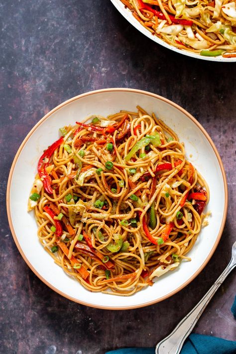 Indo Chinese Chilli Garlic Noodles - Vegan Richa Chilli Garlic Noodles, Asian Chili Sauce, Chinese Chili, Crunchy Veggies, Lo Mein Noodles, Vegan Asian Recipes, Red Chili Sauce, Vegan Richa, Gluten Free Noodles